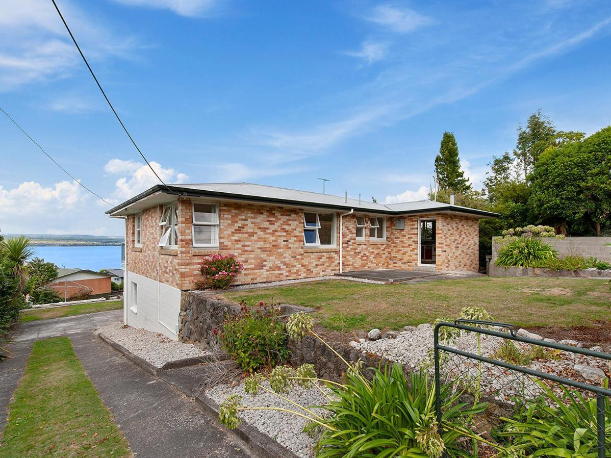 Lofty Lakeviews - Acacia Bay Holiday Home Taupo Luaran gambar