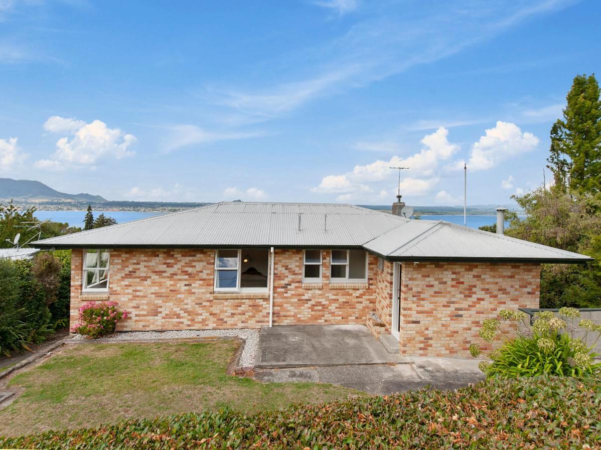 Lofty Lakeviews - Acacia Bay Holiday Home Taupo Luaran gambar