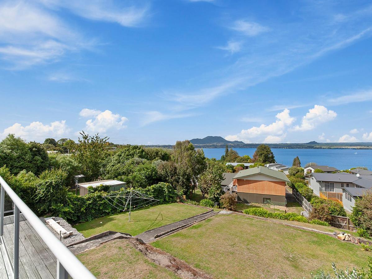 Lofty Lakeviews - Acacia Bay Holiday Home Taupo Luaran gambar