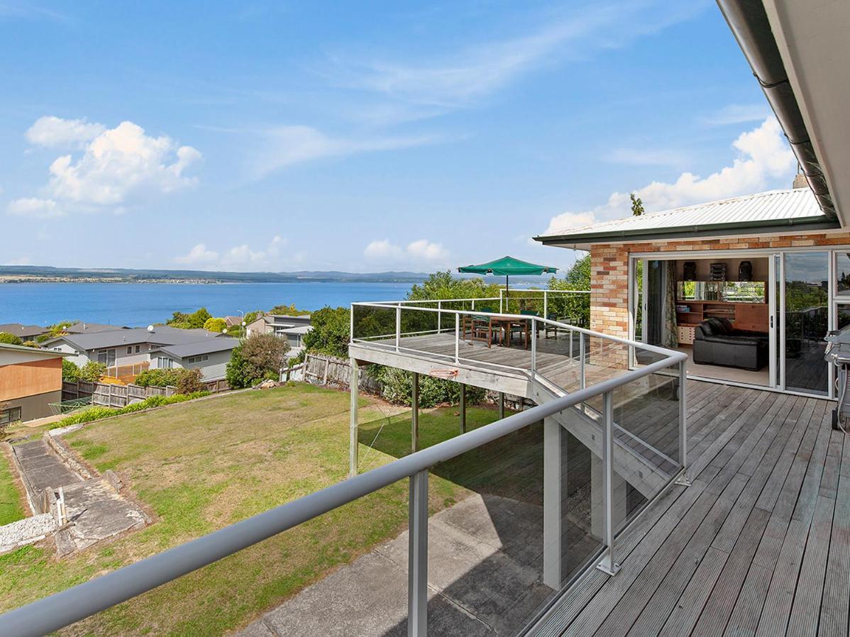 Lofty Lakeviews - Acacia Bay Holiday Home Taupo Luaran gambar