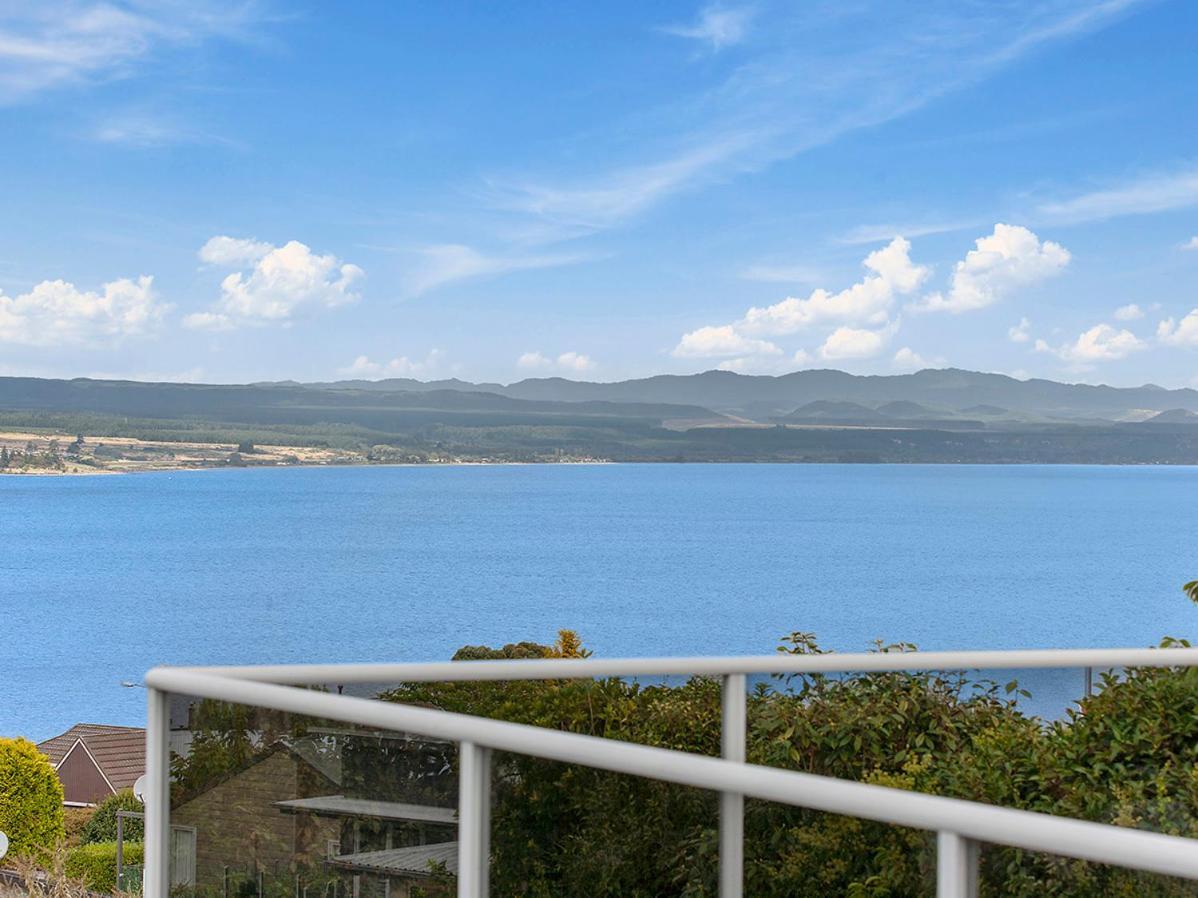 Lofty Lakeviews - Acacia Bay Holiday Home Taupo Luaran gambar