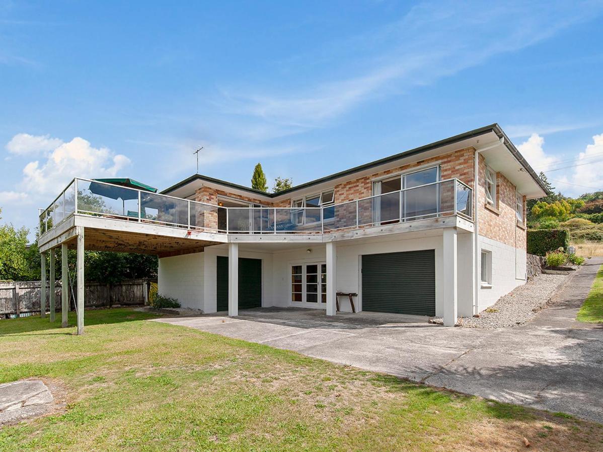 Lofty Lakeviews - Acacia Bay Holiday Home Taupo Luaran gambar